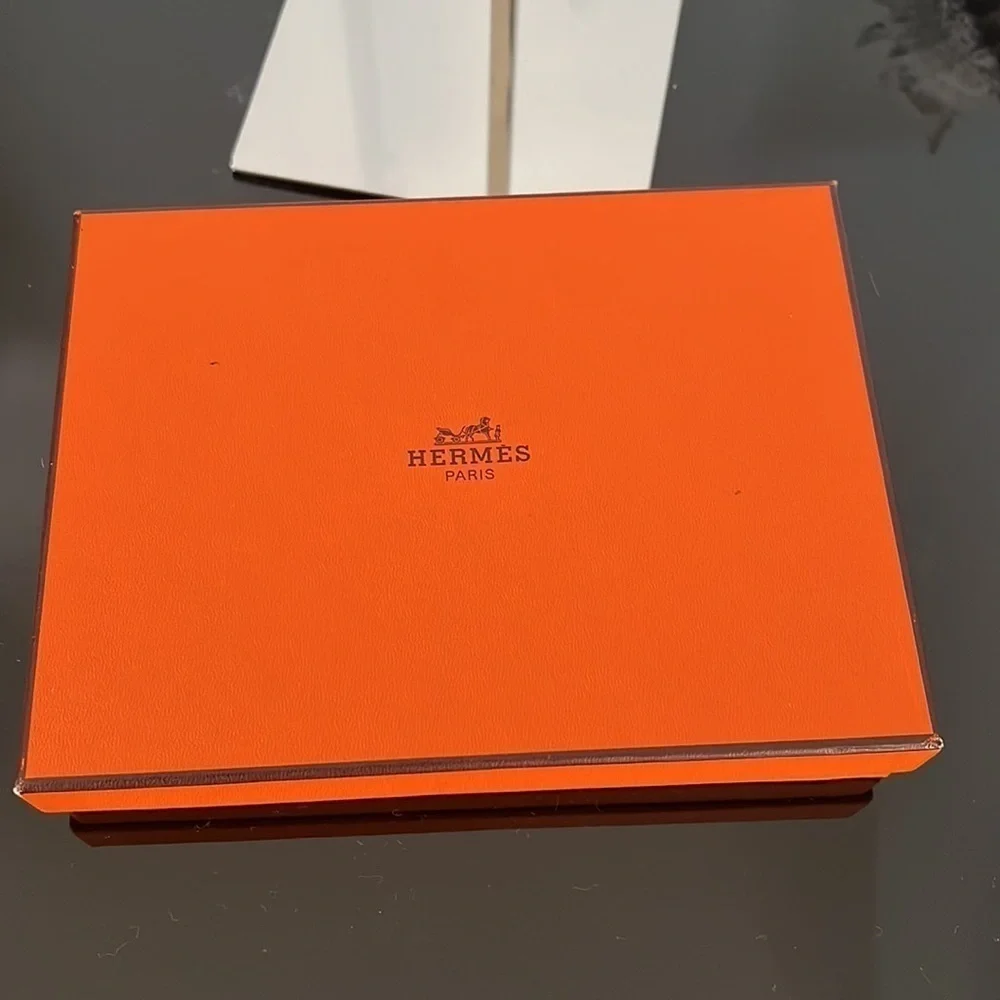 Hermes 12 1/2 in x 13 in hand towel - NWOT  - box included